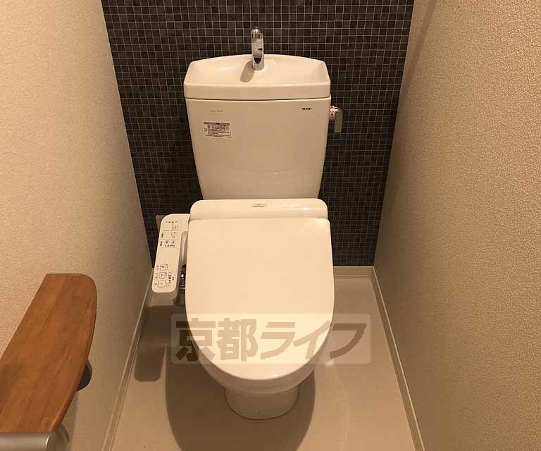 トイレ　ウォシュレット付・