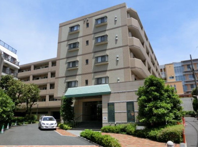 建物外観　グランハイツ東新宿