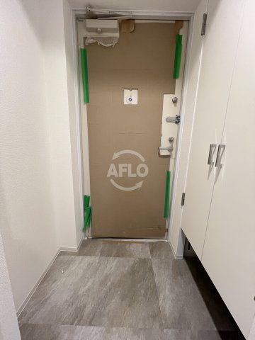 玄関　セレニテフラン難波　玄関