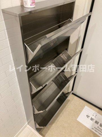 玄関　※同間取り別部屋参考画像