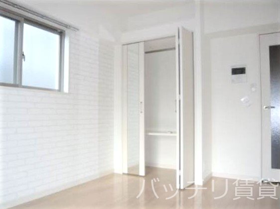 収納　画像は別号室タイプの為、現状を優先致します。