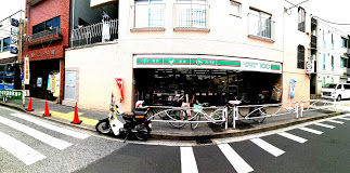コンビニ　ローソンストア100東駒形2丁目店（コンビニ）まで262m