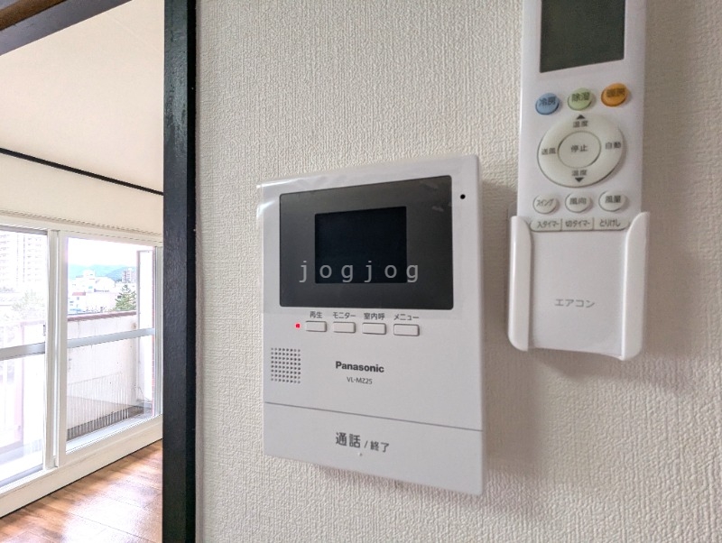 セキュリティ　モニター付きインターホン