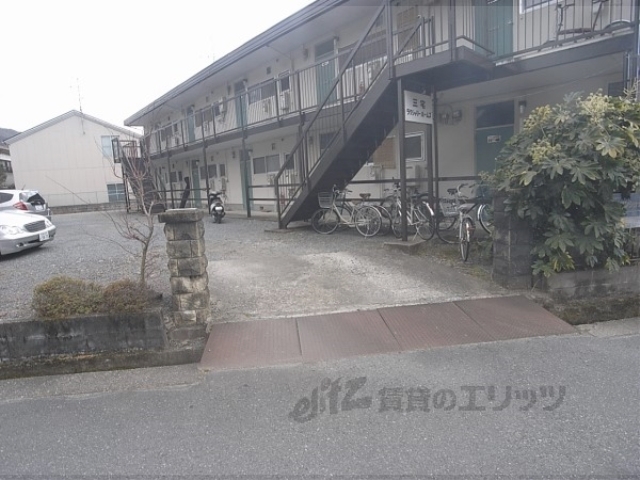 三宅ラクシャリーホームズの外観写真