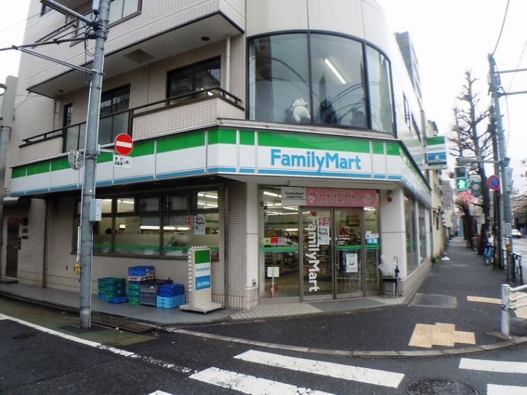 コンビニ　ファミリーマート 中野通り店（コンビニ）まで214m