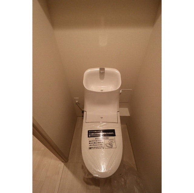 OPUS RESIDENCE SHINSAIBASHISOUTHのトイレ写真