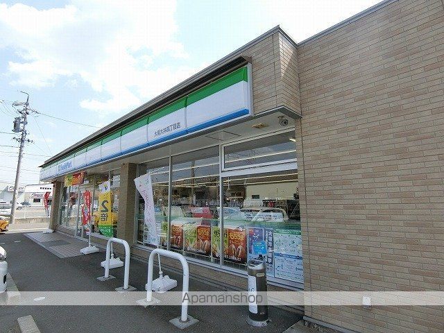 コンビニ　ファミリーマート大井四丁目店（コンビニ）まで500m
