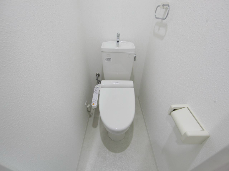 地下鉄鶴舞線 大須観音駅 徒歩2分 10階建 築15年のトイレ写真