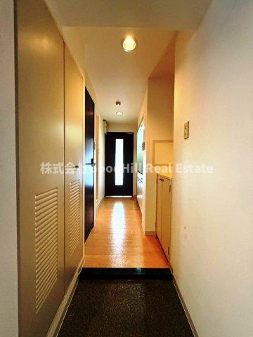 新大阪セレニテの玄関写真