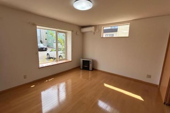 澄川4-3 戸建の居間写真