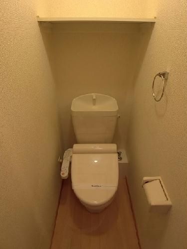レオパレスゴールデン ゴンタのトイレ写真