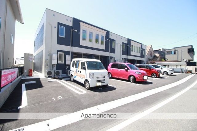 山陽新幹線 岡山駅 バス乗車時間：20分 最寄りバス停で下車 徒歩5分 築2年