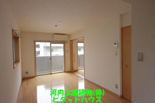 居室・リビング　同間取り別部屋