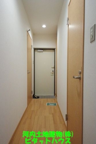 玄関　玄関　廊下　同間取り別部屋