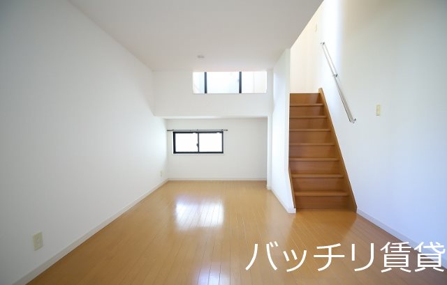 イデア室見の居間写真