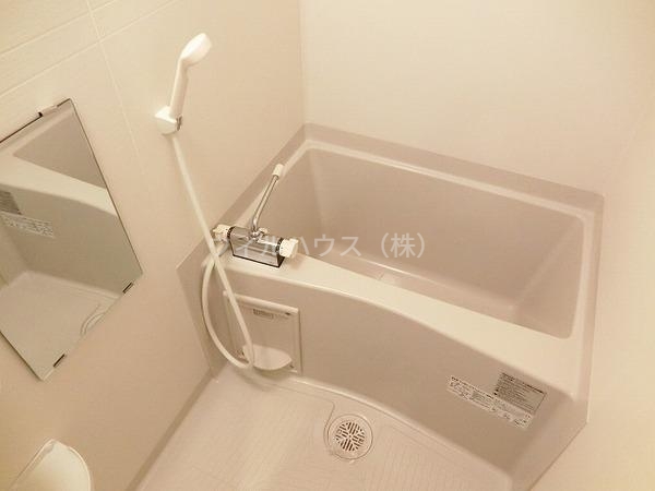 バス・シャワールーム　浴室乾燥機付きバス！