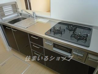 キッチン　３口コンロ付システムキッチン