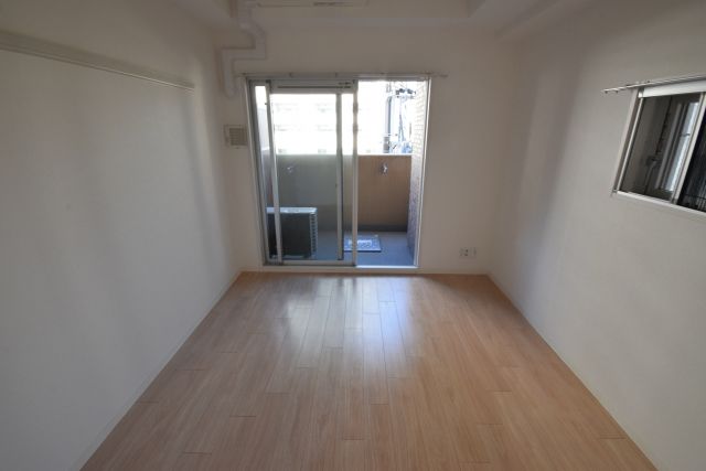 プレサンス難波元町の居間写真