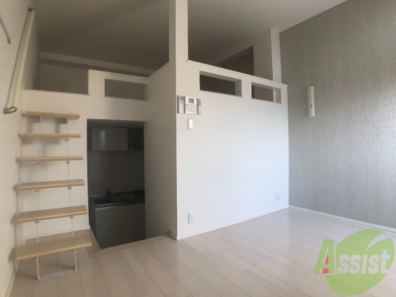 居室・リビング　６帖の洋室です。生活のメインとなる部屋ですね。