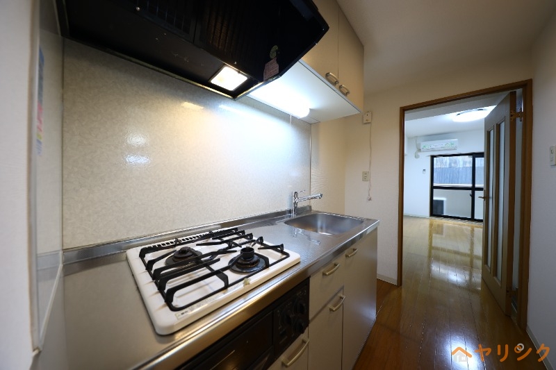 キッチン　反転タイプのお部屋の写真です。