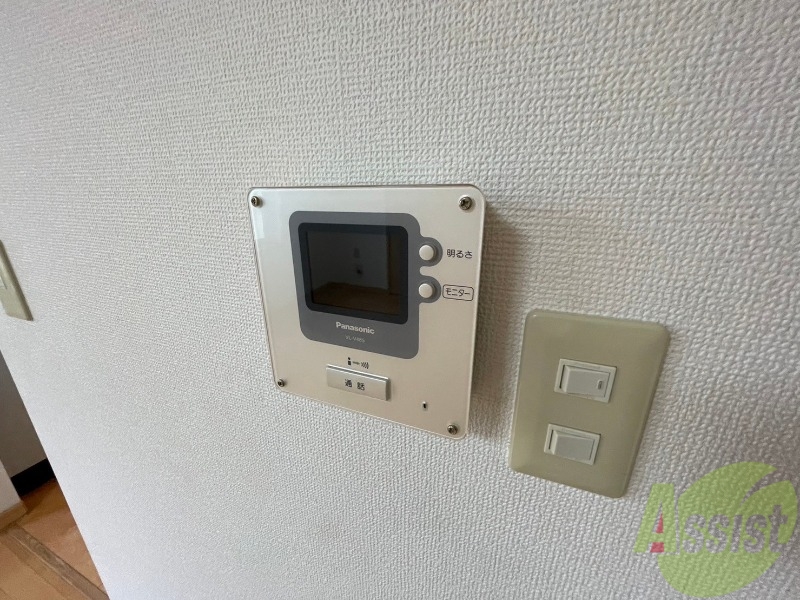 セキュリティ　ＴＶモニター付インターホンです。来客者の顔が見えるので安心！