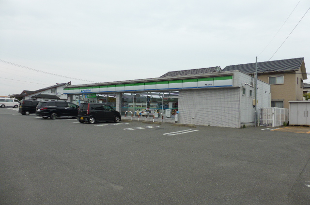 コンビニ　ファミリーマート伊勢小俣西店（コンビニ）まで939m