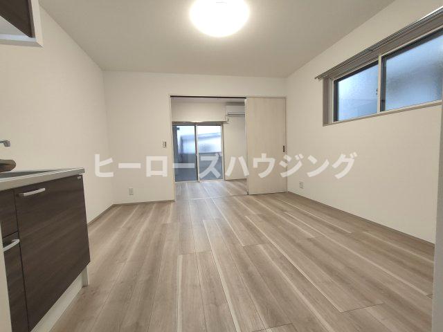 阪急宝塚線 曽根駅 徒歩4分 3階建 築2年の居間写真
