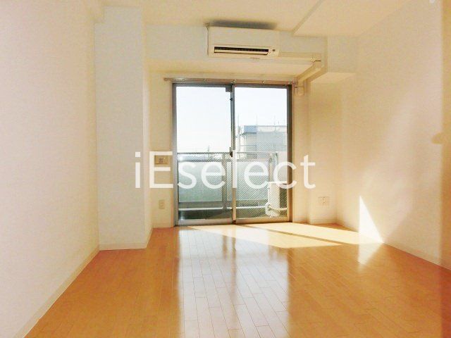 居室・リビング　明るいお部屋ですね。