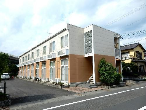 静岡市葵区南沼上のアパートの建物外観