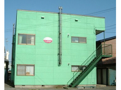 函館市中島町のアパートの建物外観
