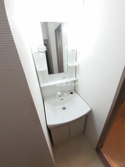 【岡崎市小呂町のマンションのトイレ】