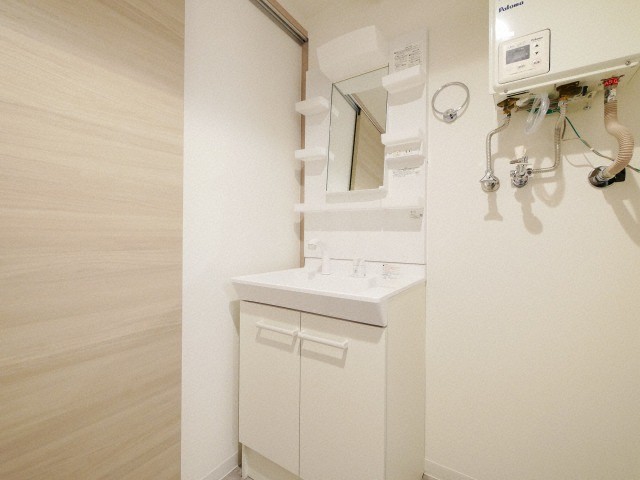 洗面設備　シャワードレッサー付きです！