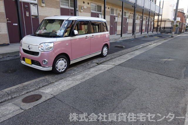 【レオパレスセントラル島崎の駐車場】