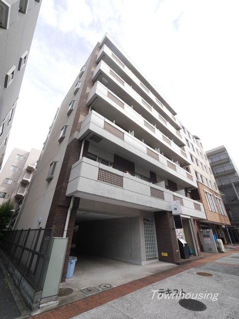 横浜市都筑区茅ケ崎中央のマンションの建物外観
