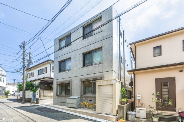 【世田谷区桜丘のマンションの建物外観】