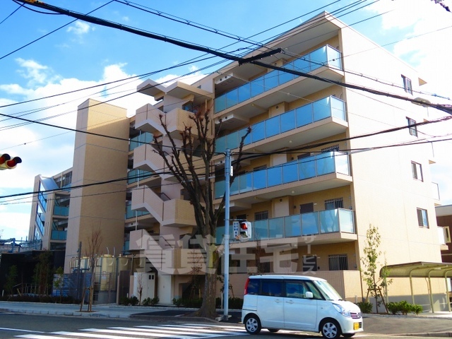 レジェンダリー甲子園浦風町の建物外観