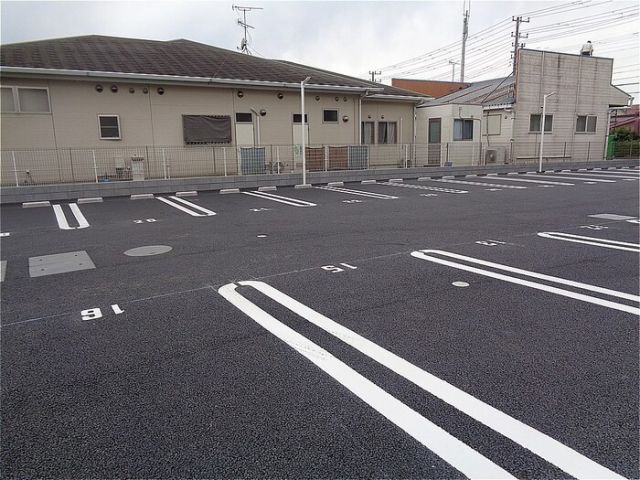 【木更津市本郷のアパートの駐車場】