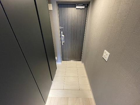 【名古屋市西区那古野のマンションの玄関】