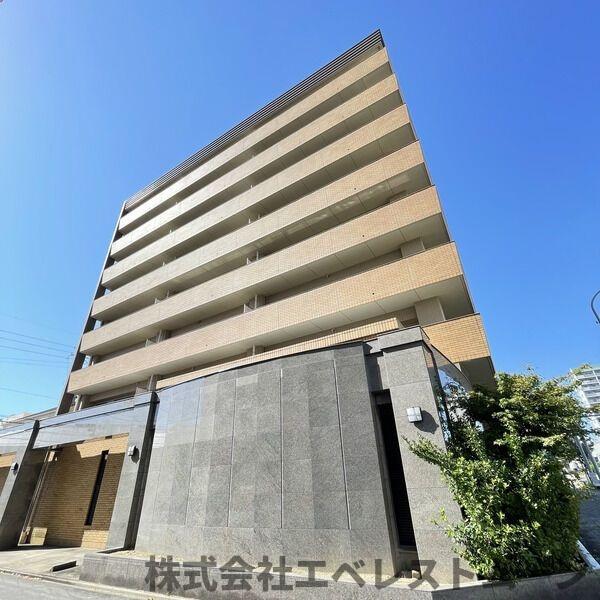 【名古屋市熱田区大宝のマンションの建物外観】