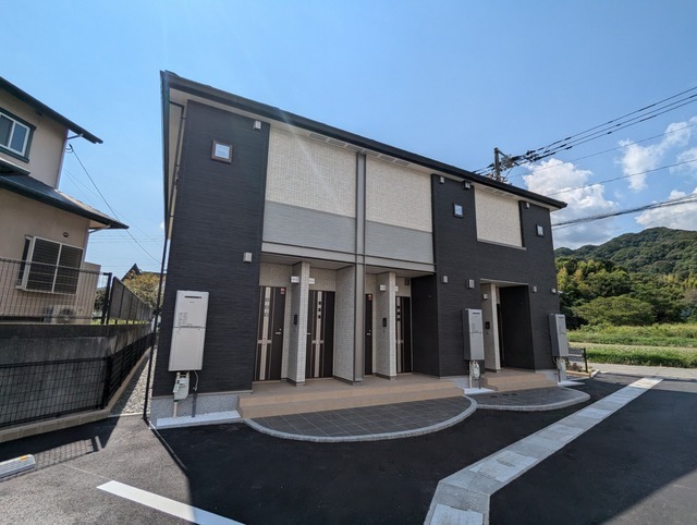 【クレストアドバンステンパイIIの建物外観】