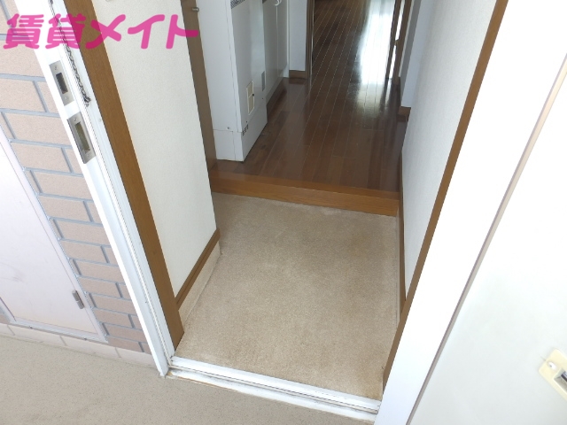 玄関　同型別部屋参照