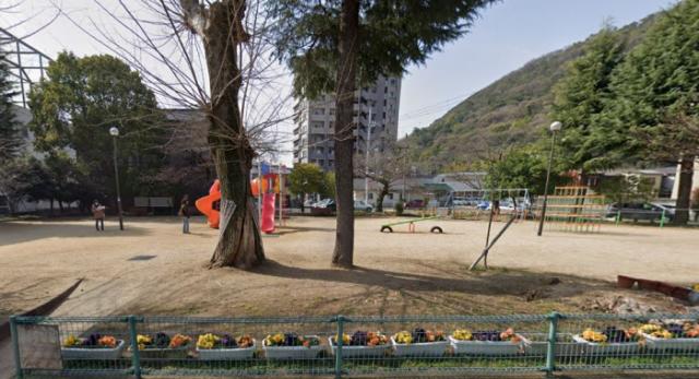 【プレシャスタイム中野町の公園】