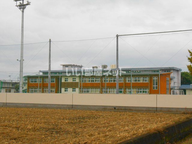 小学校　西条市立玉津小学校（小学校）まで1110m