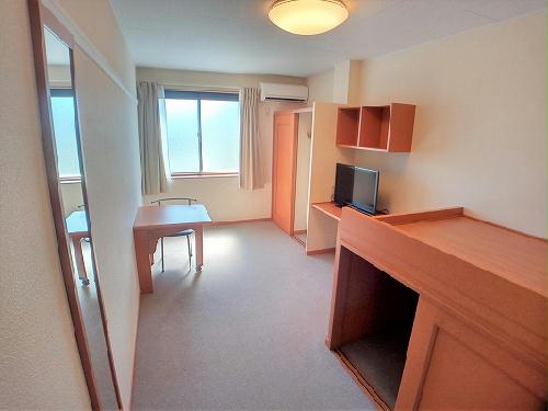 居室・リビング　２階床は防音性を考慮した絨毯仕様です。