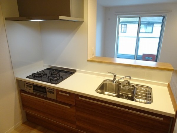 キッチン　３口ガスコンロのシステムキッチン！