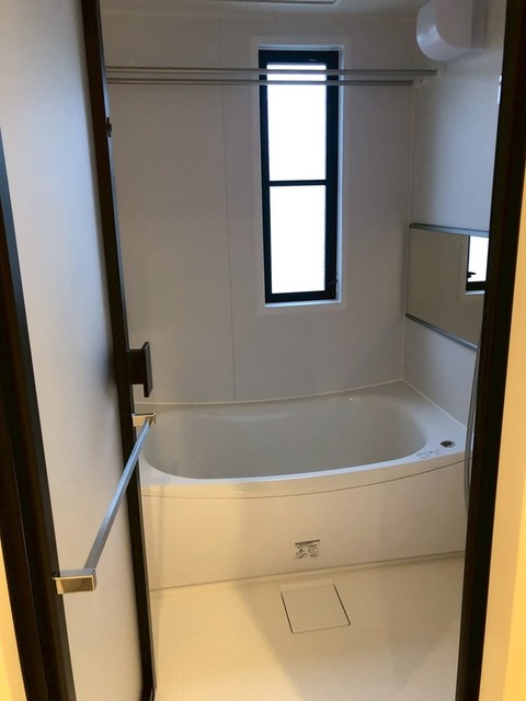 バス・シャワールーム　※２０２０年リフォーム後の写真です