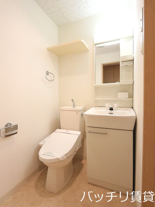 洗面設備　画像は同シリーズタイプの為、参考写真になります。