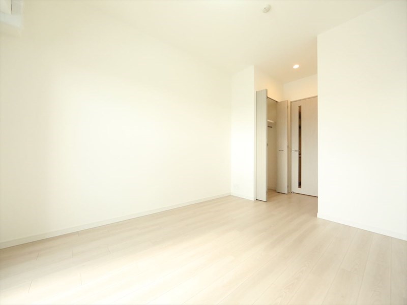 居室・リビング　洋室8.5帖　クローゼット付（収納充実してます）