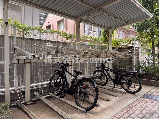 駐車場　弊社ではオンライン対応・現地対応可能です♪