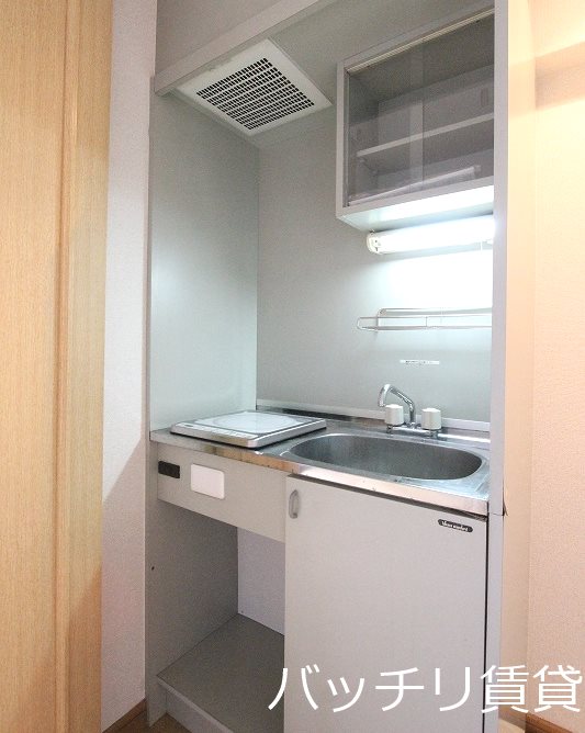 キッチン　画像は別号室タイプの為、現状を優先致します。